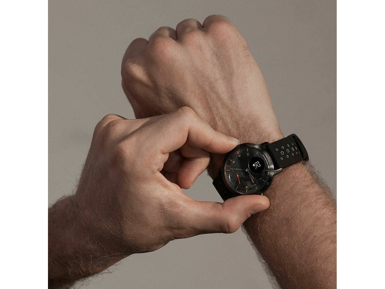 multisport hybrid smartwatch