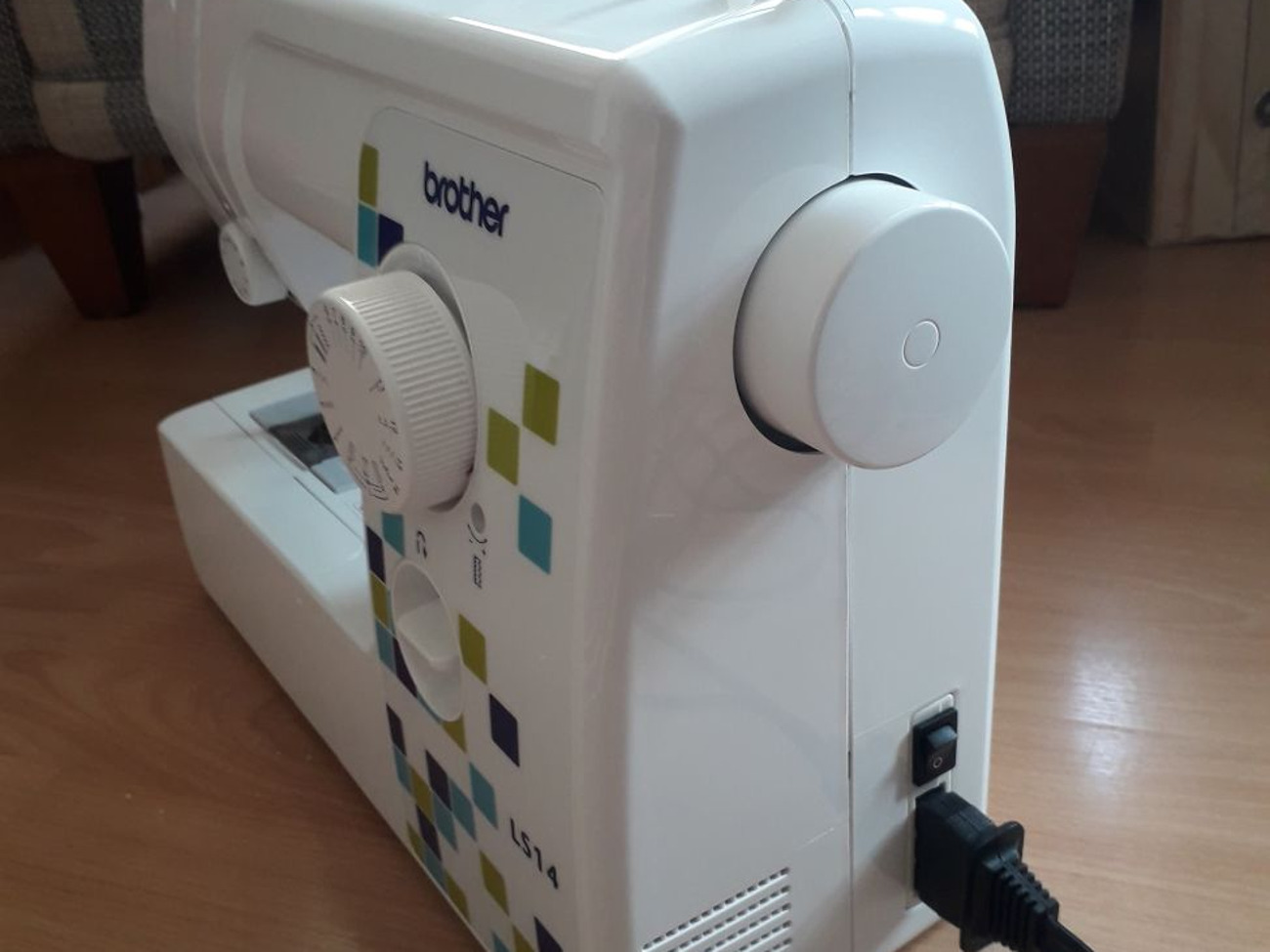 Rent Brother Ls14 Compact Free Arm Sewing Machine In London Rent For 10 00 Day 50 00 Week 300 00 Month Fat Llama
