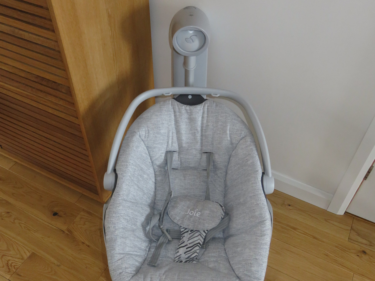 joie serina swing abstract arrows