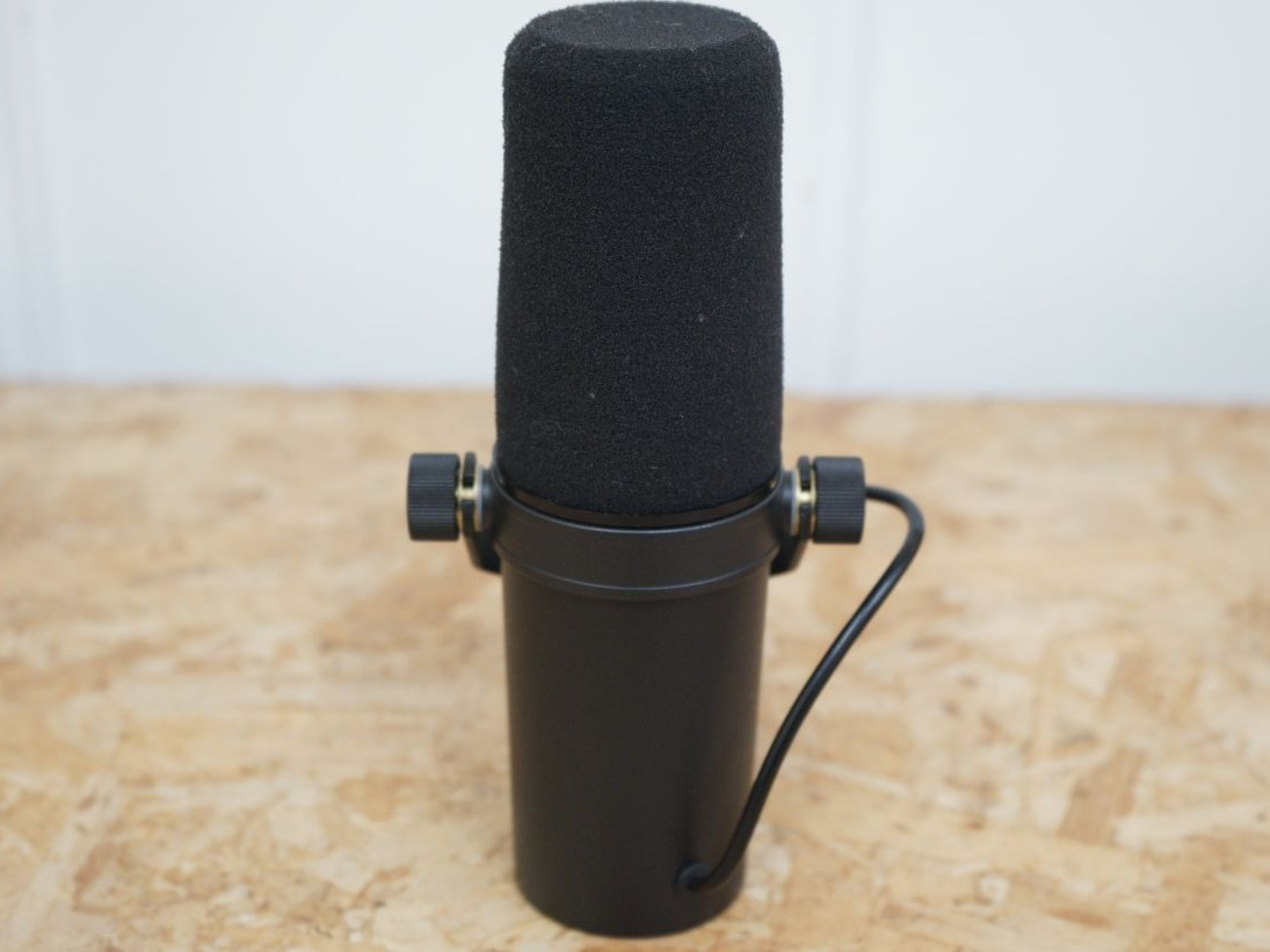 Rent Shure Sm7b Dynamic Microphone In Leeds Rent For 10 00 Day 5 71 Week