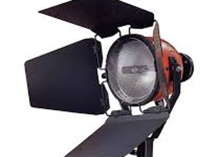 800 Watt Ianiro Red Head Video Light In London 800 Watt Ianiro Red Head Video Light In London