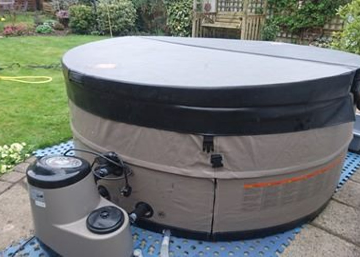 Rent Canadian Spa Swift Hot Tub In Uckfield