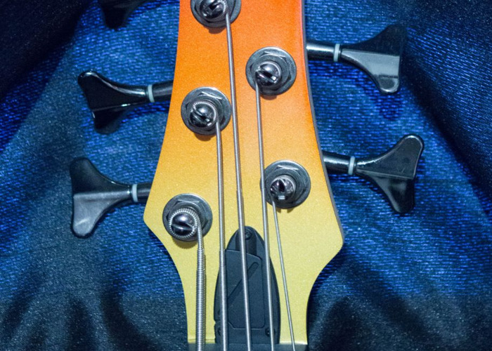 Ibanez Bass Guitarimage 1