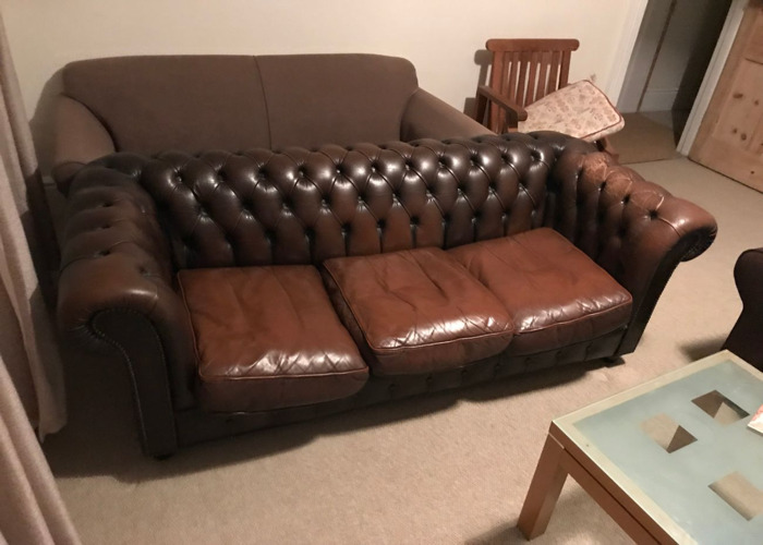 Rent Leather Chesterfield Sofa In West End Rent For 22 50 Day