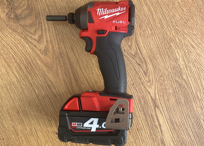Rent Milwaukee impact / drill bit set 