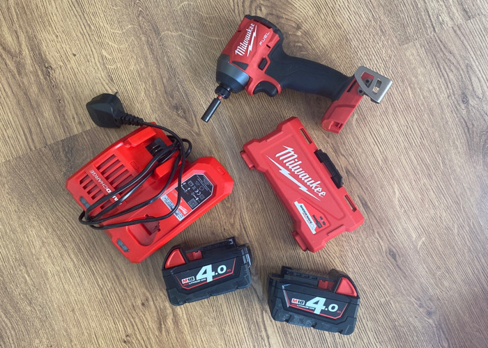 Rent Milwaukee impact / drill bit set 