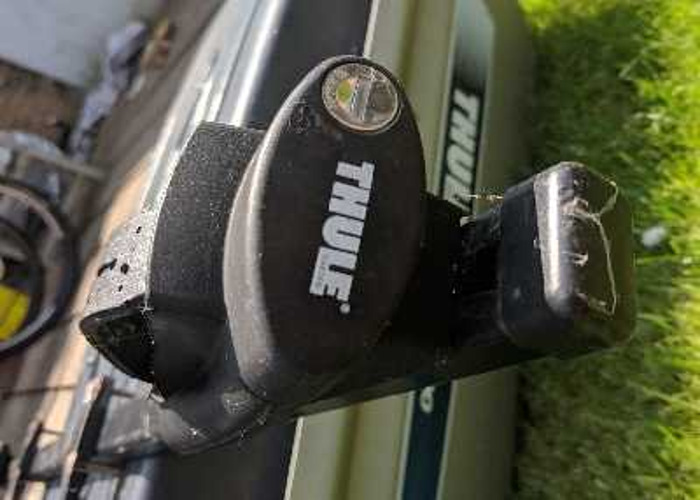 Roof box. Thule Alpine 500 with universal adjustable barsimage 4