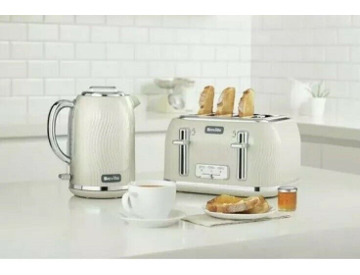 Buy Breville Flow Illuminating Kettle Breville VKJ605 Review & Cheapest UK