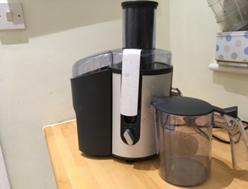 Rent Juicer: Philips 700W in Poole Rent Philips juicer 700w in Poole (rent