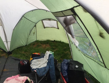Rent Massive ~10 person tent in London Rent Massive ~10 person tent in London